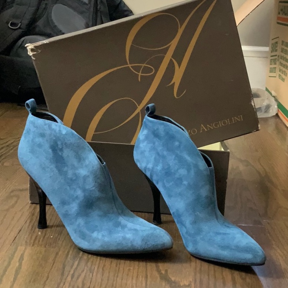 Enzo Angiolini Eakaleb Suede Ankle Booties